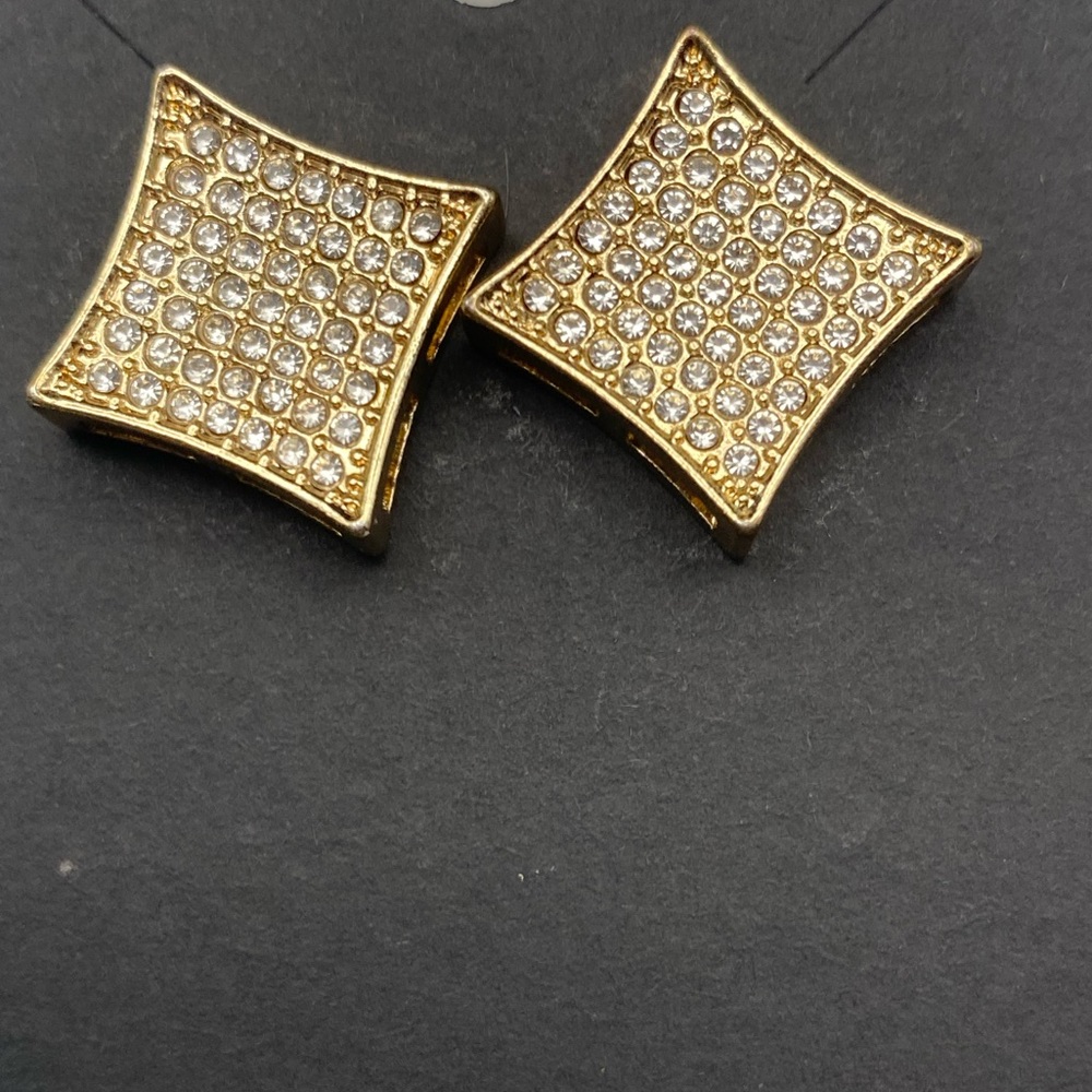 Elegant Gold and Crystal Stud Earrings Set - Picture 3 of 4